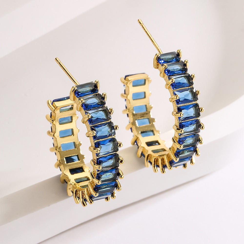 Orecchini da donna minimalisti geometrici asimmetrici in rame con zirconi e placcatura in oro 18K