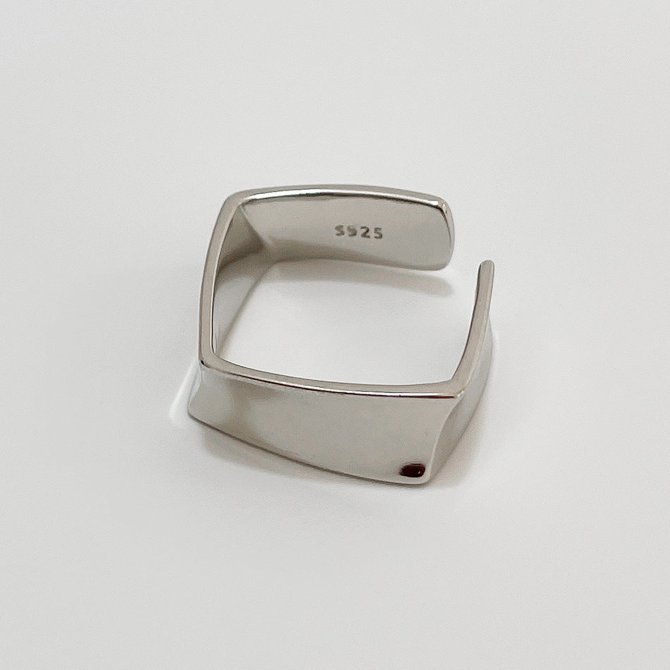 Anello Minimalista Geometrico Placcato in Argento Sterling 925