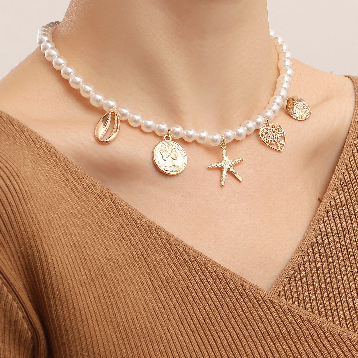 Ocean-Inspired Starfish Pendant Necklace for Women in Alloy with Plated Finish, Geometric Design, Adjustable Clavicle Chain