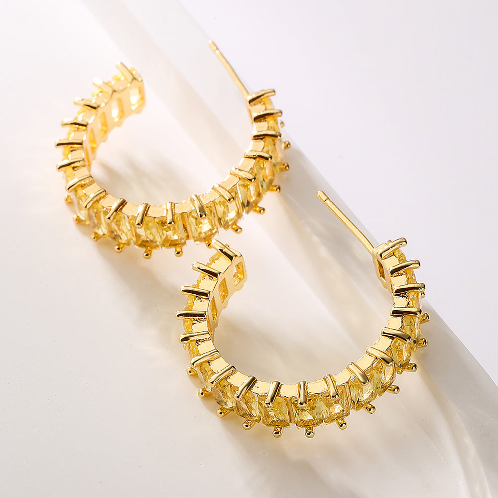 Orecchini da donna minimalisti geometrici asimmetrici in rame con zirconi e placcatura in oro 18K