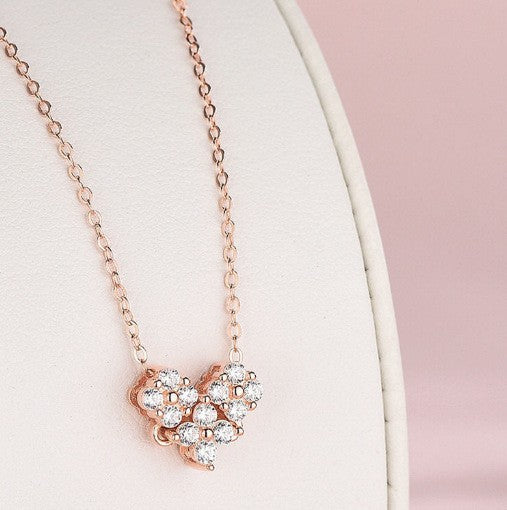 Cute and Fresh Minimalist Heart-Shaped Titanium Steel Plated Necklace with Four-Leaf Clover Pendant and O-Chain for Women