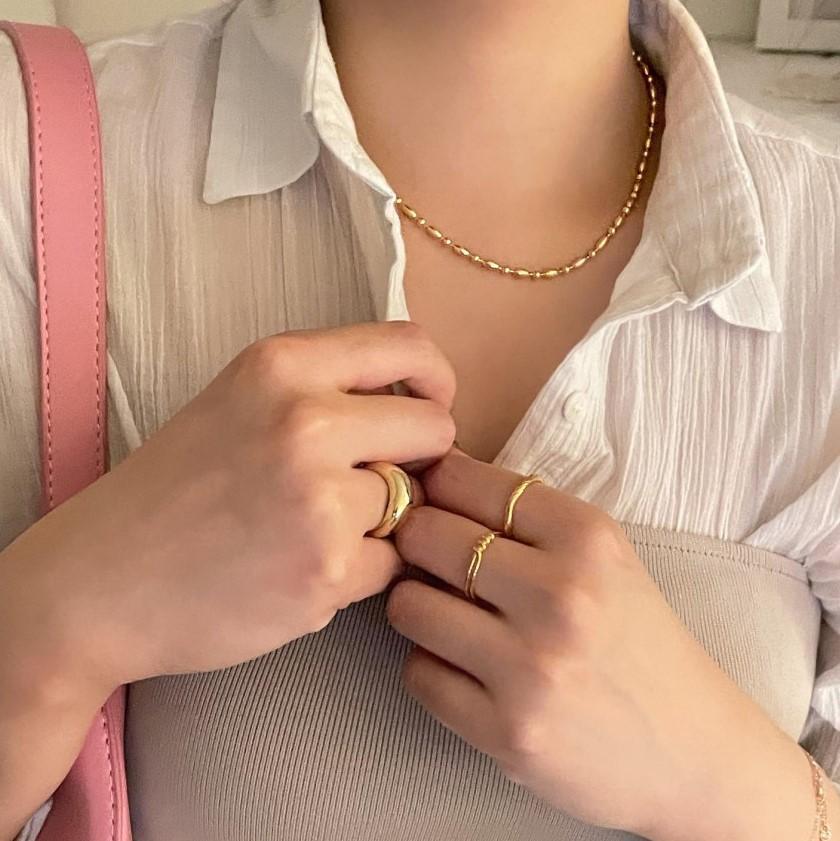 Geometric Dot Pattern Short Necklace in 925 Sterling Silver with Polished Finish