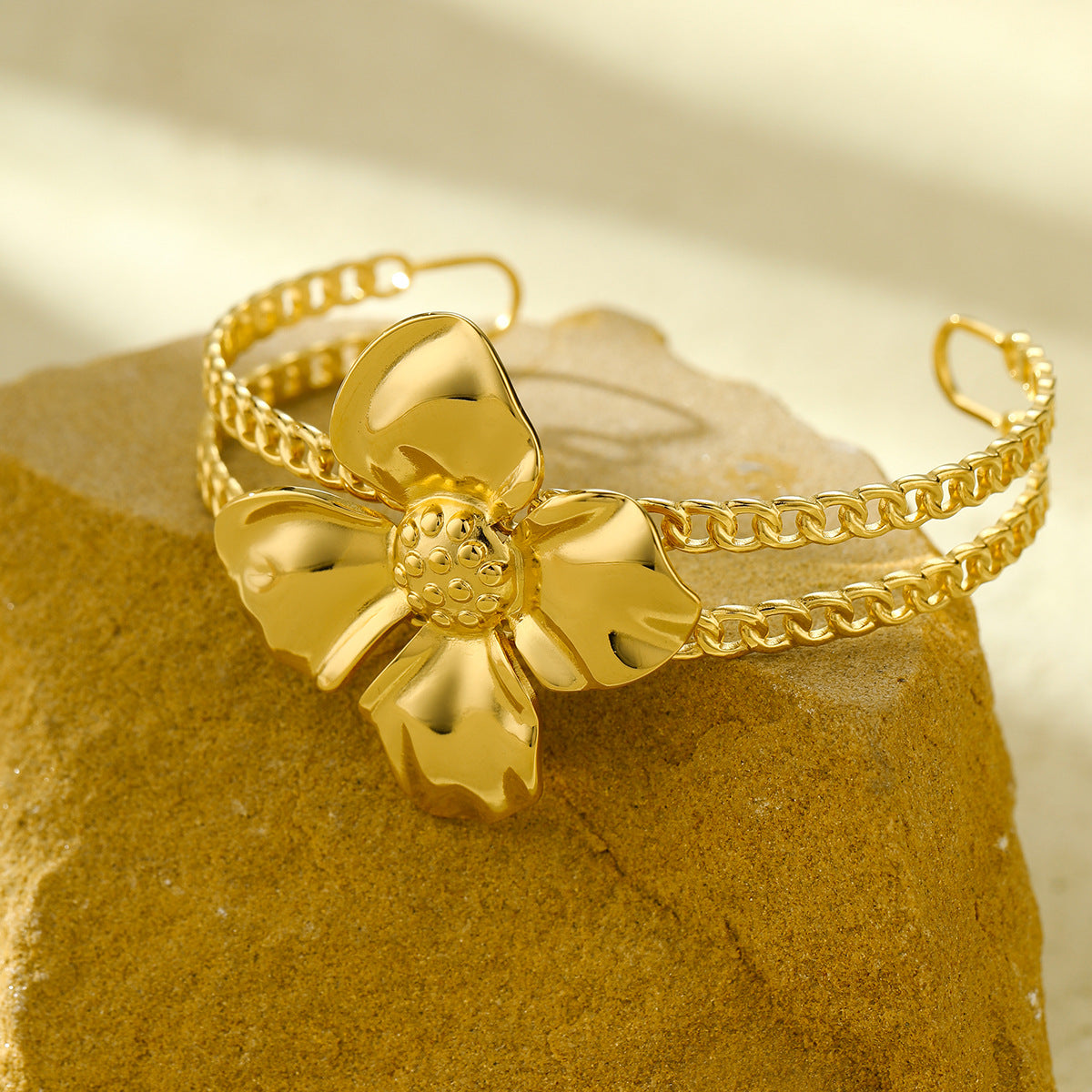 Vintage French Style Floral Open Bangle Bracelet in Titanium Steel with Plated Finish for Women