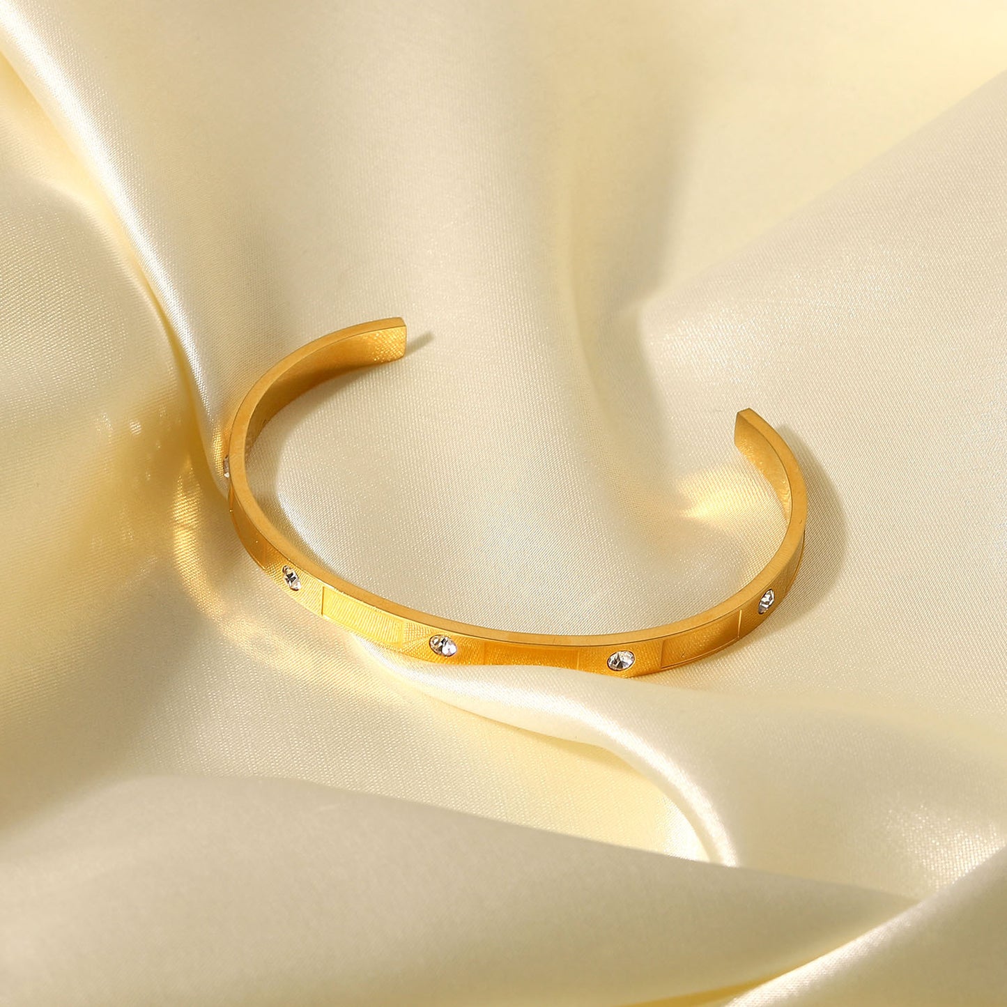 Minimalist Geometric Stainless Steel Bracelet with 18K Gold Plating and Round Zircon Accents for Women