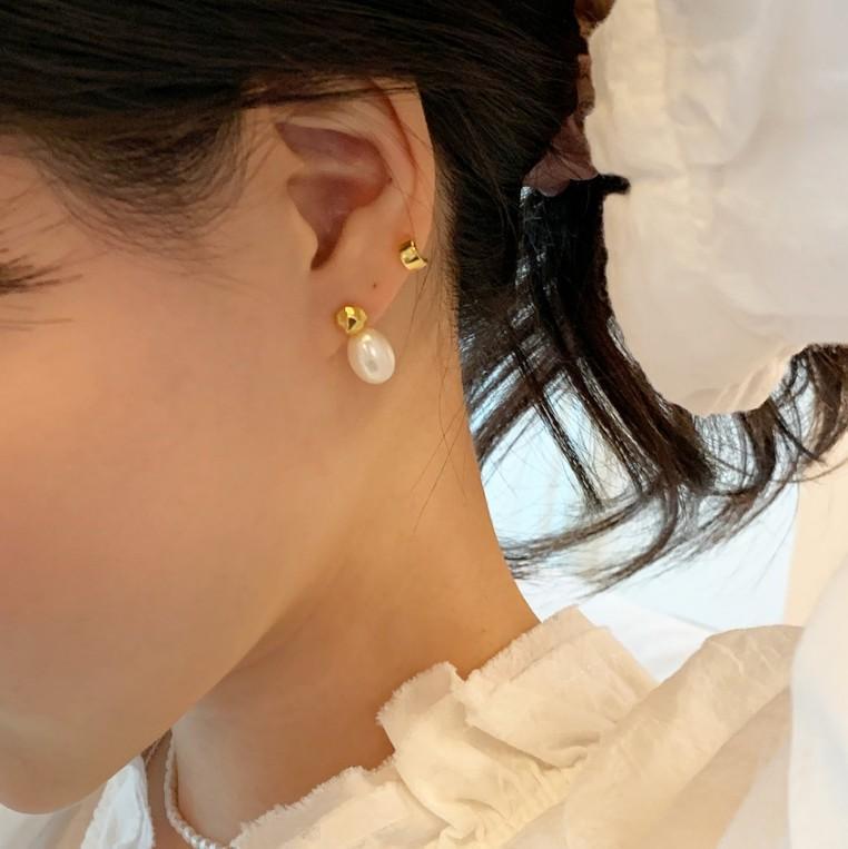 Sweet Fresh Natural Style Drop-Shaped Pearl Stud Earrings in 925 Sterling Silver