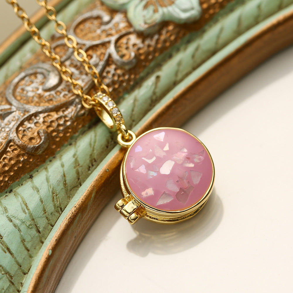 Minimalist Round Photo Locket Pendant Necklace for Women with Gold Plated Copper Chain
