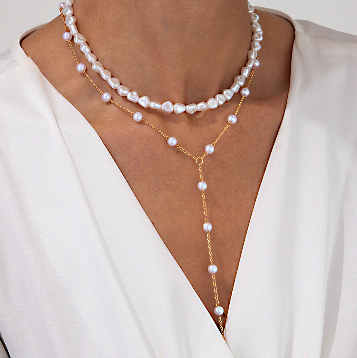 Minimalist Pearl Y-Shaped Tassel Necklace for Women with Plated Copper Chain and Geometric Pendant