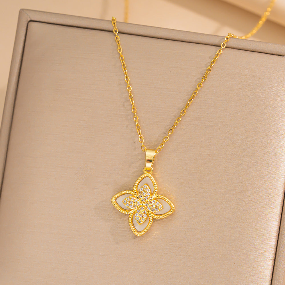 Minimalist Four-Leaf Clover Pendant Necklace in Titanium Steel with Vacuum Plating and Snake Chain for Women