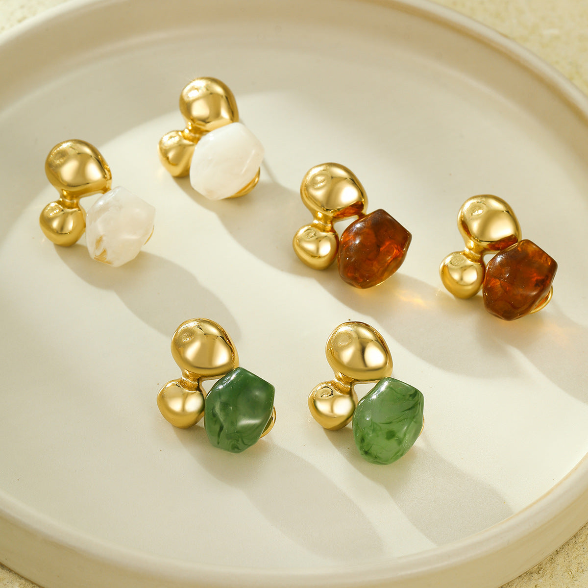 Orecchini Vintage in Acciaio Inossidabile a Forma di Fiocco con Intarsio in Resina e Placcatura Sottovuoto in Oro 18K