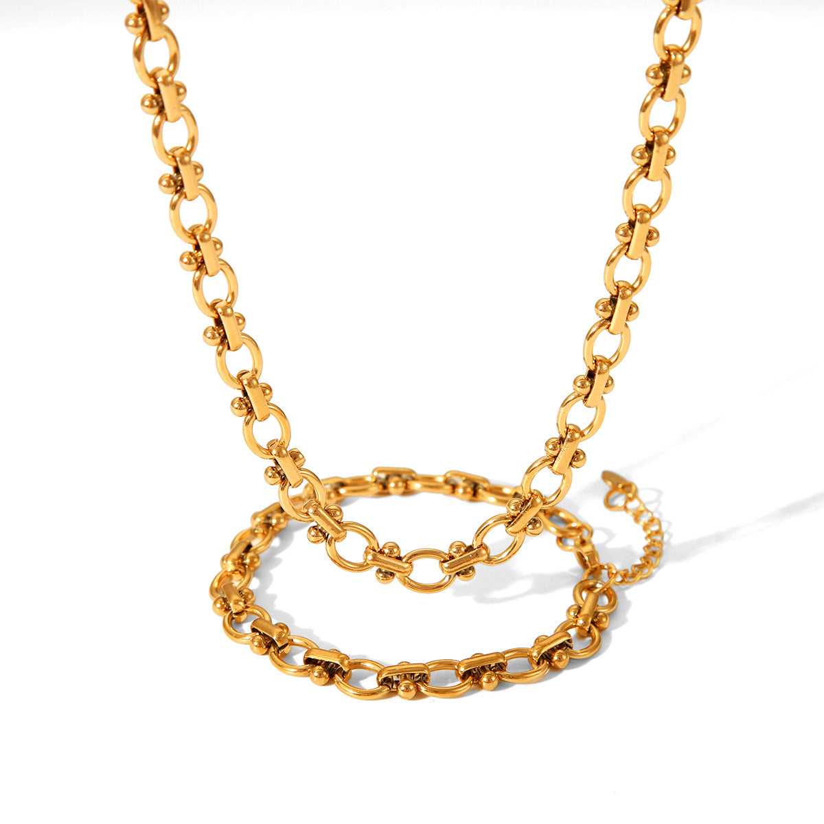 Minimalist Geometric Titanium Steel Necklace for Women with Electroplated Finish and Handmade Chain