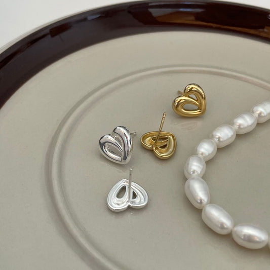 Pendientes de botón minimalistas con forma de corazón de plata de ley 925 con incrustaciones de perlas para mujer