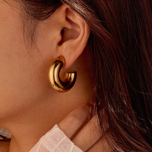 Orecchini a cerchio a C in acciaio inossidabile placcato oro 18 carati da donna, design minimalista e alla moda