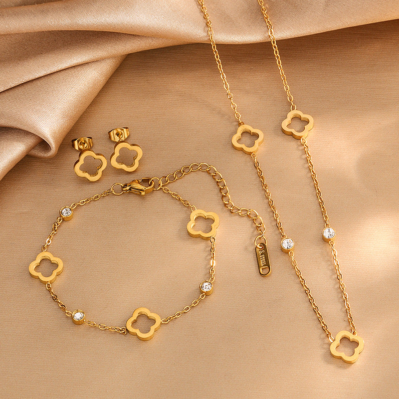 Parure di gioielli da donna elegante a trifoglio traforato, in acciaio inossidabile placcato con zirconia cubica