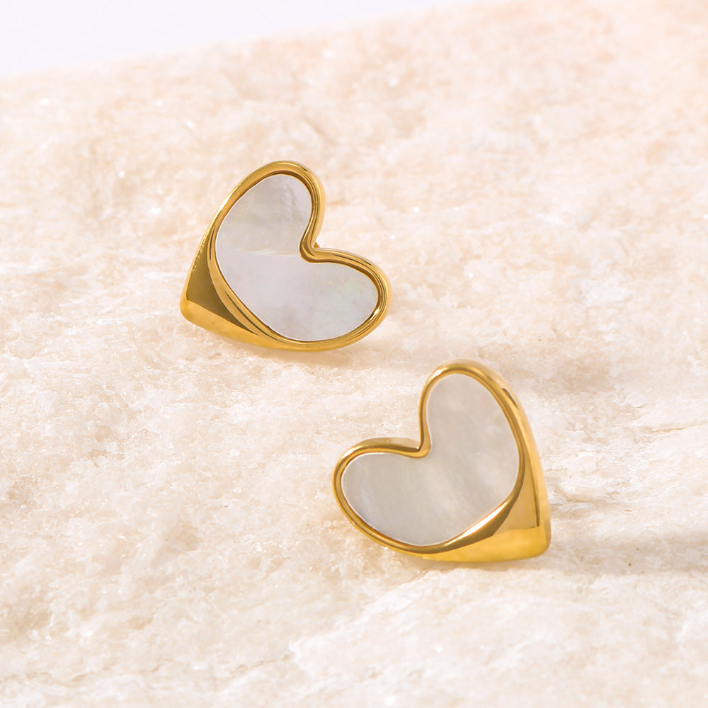 Orecchini a perno da donna minimalisti a cuore in madreperla e acciaio al titanio, in acciaio inossidabile ipoallergenico con placcatura sottovuoto in oro 18 carati, set di lusso leggero