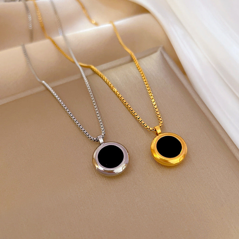 Minimalist Geometric Mother-of-Pearl Round Pendant Necklace in Titanium Steel with Gold Plating for Women and Men