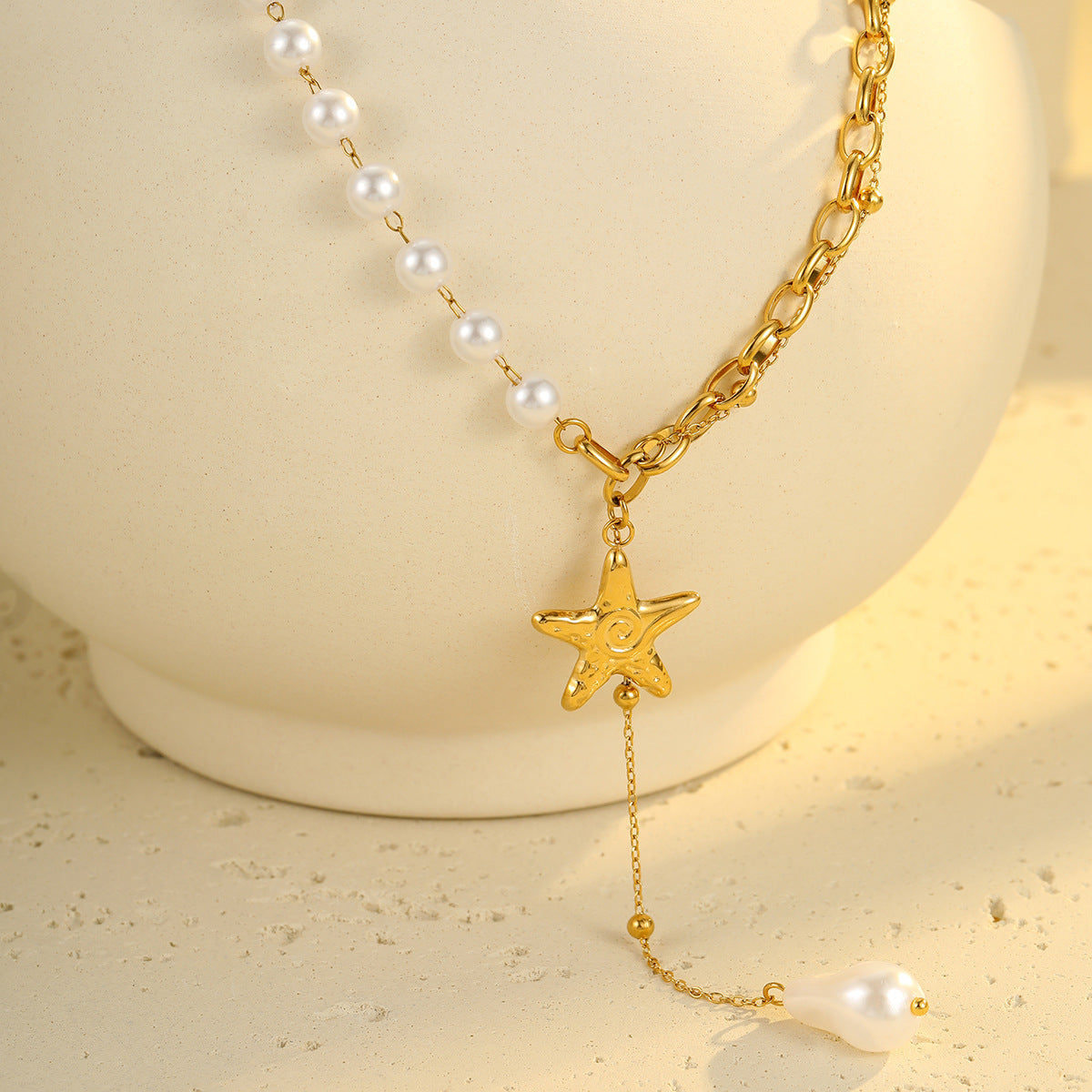 Collana pendente minimalista con perla in acciaio inossidabile placcato oro per donna, catena alla clavicola alla moda