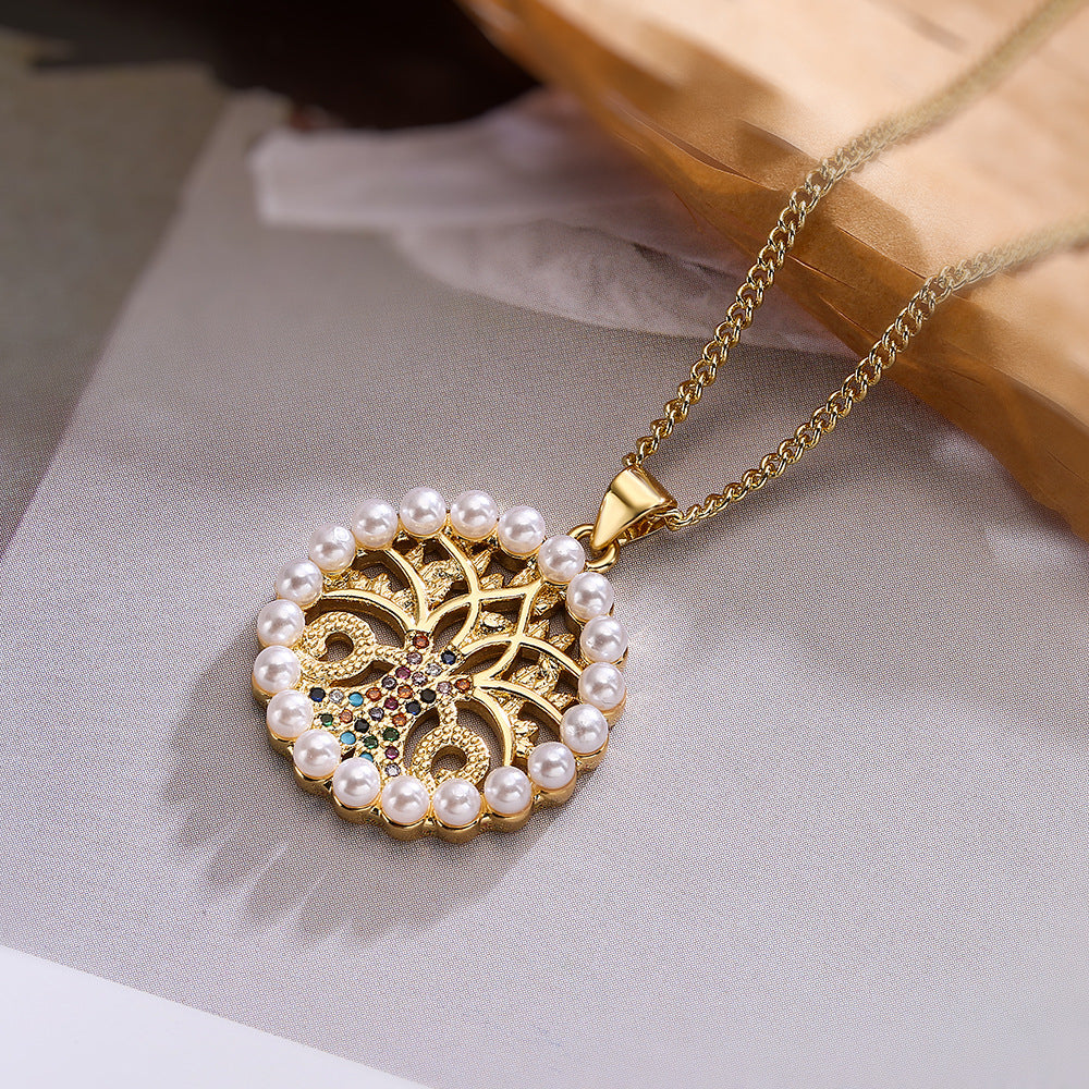 Collana girocollo geometrica rotonda minimalista da donna con base in rame placcata in oro 18 carati con perla coltivata e zirconi colorati