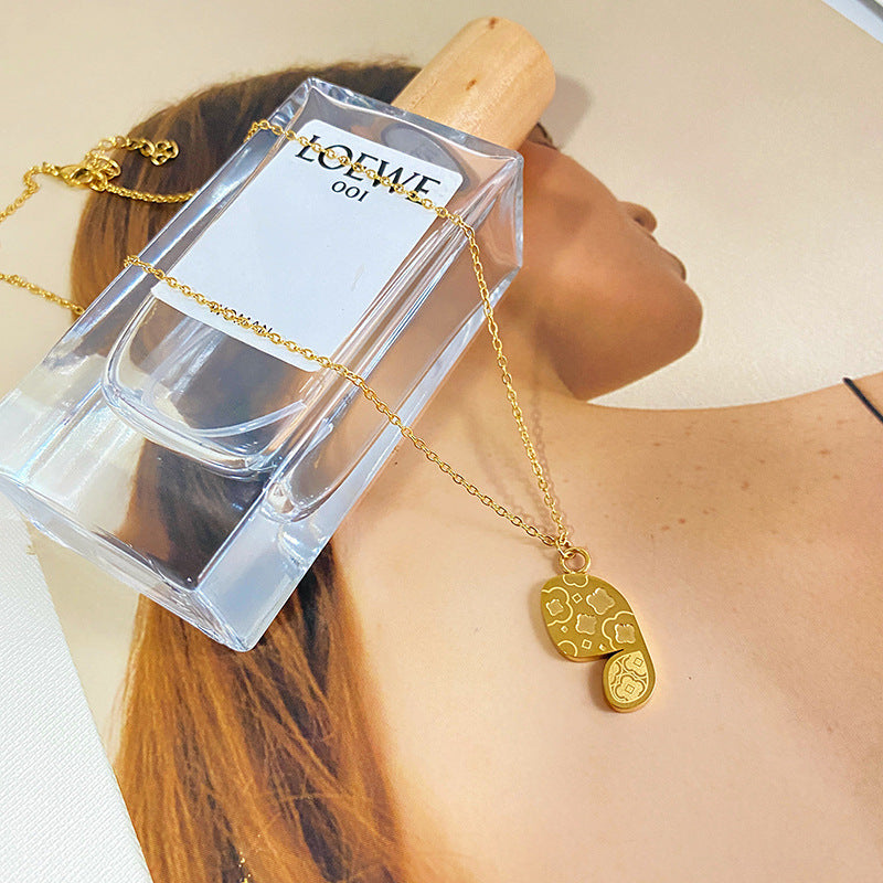 Sweet Round Queen Head Star Stainless Steel Pendant Titanium Steel Necklace with Tassel Cable Chain