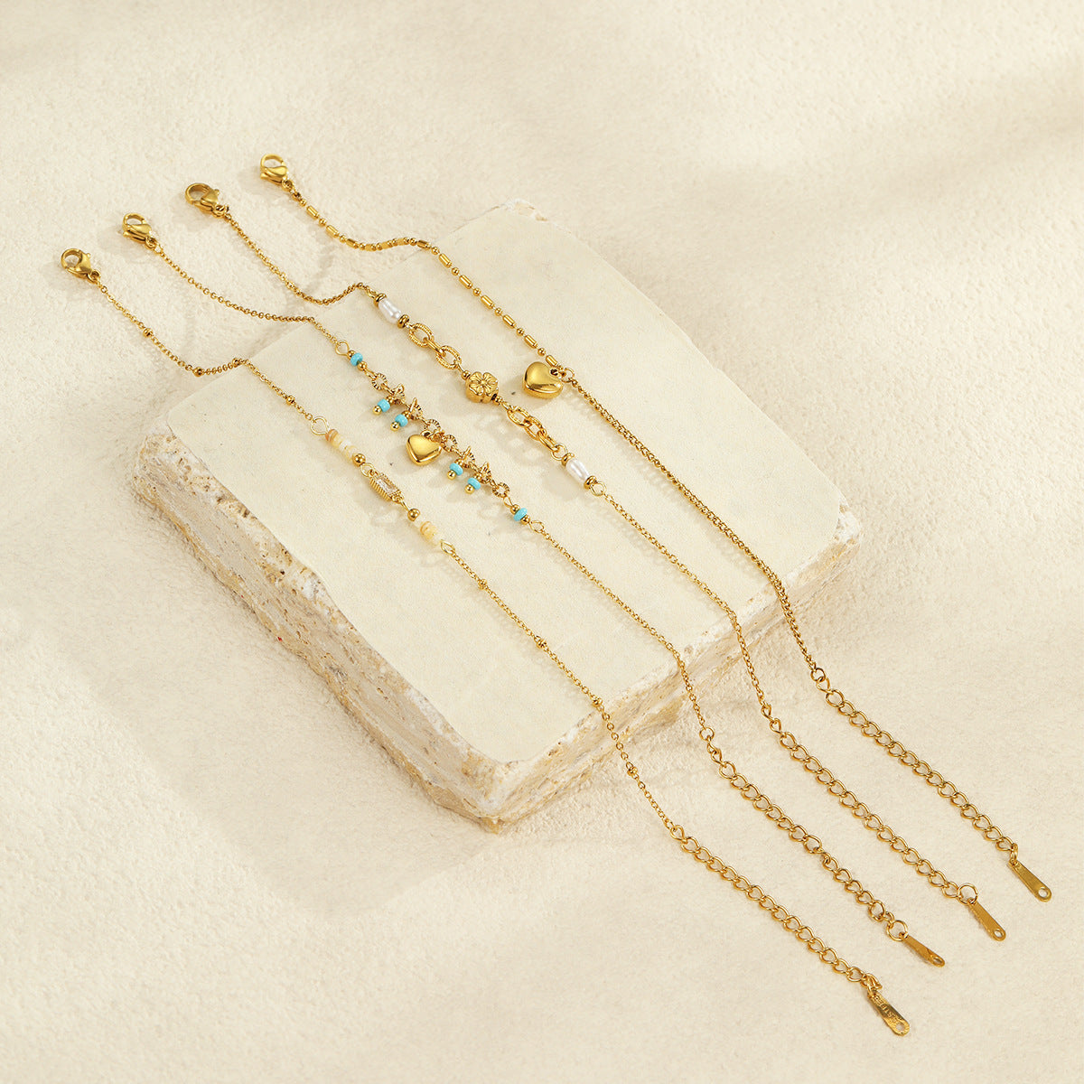 Pulsera minimalista de acero de titanio con forma de corazón para mujer con acabado chapado, accesorio de moda de acero inoxidable