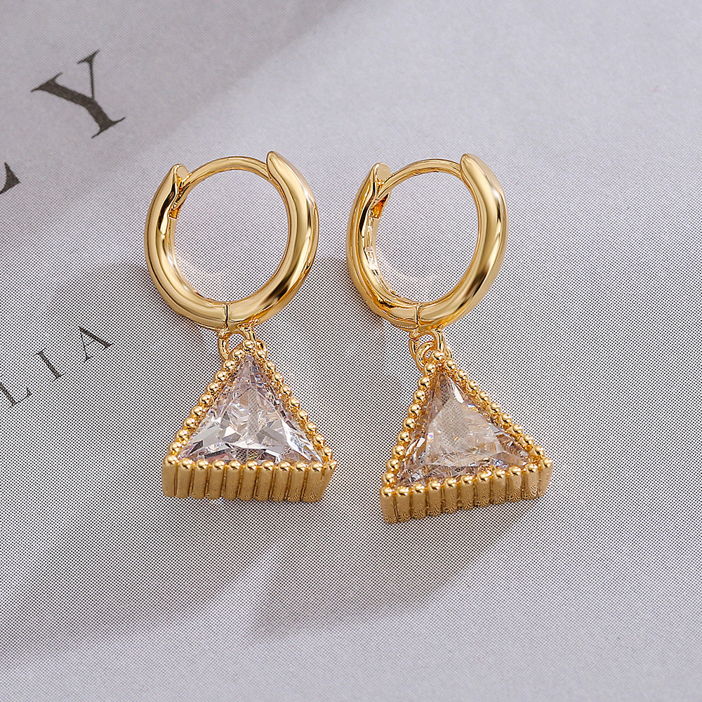 Orecchini Pendenti Minimalisti Geometrici a Triangolo da Donna in Ottone con Placcatura in Oro Vero e Intarsi in Zirconi