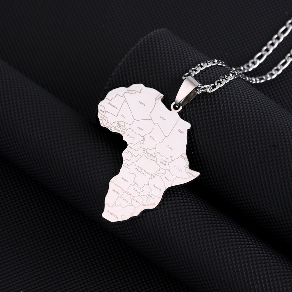 Collana con Pendente Etnico Geometrico in Acciaio al Titanio con Finitura Placcata e Catena Cubana