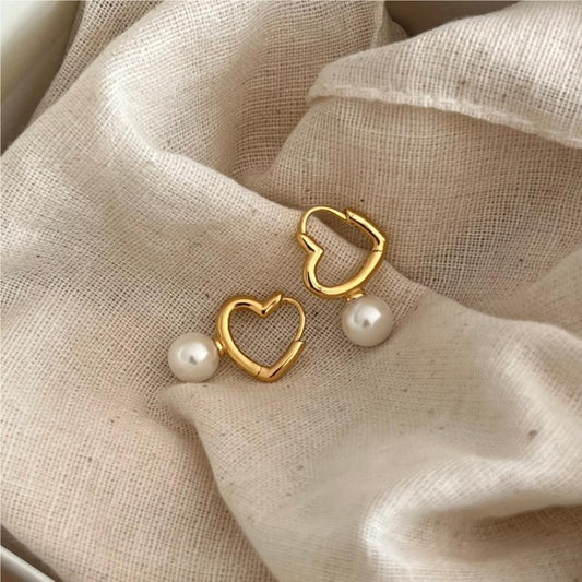 Pendientes minimalistas de tuerca de plata de ley 925 con forma de corazón y acento de perla para mujer