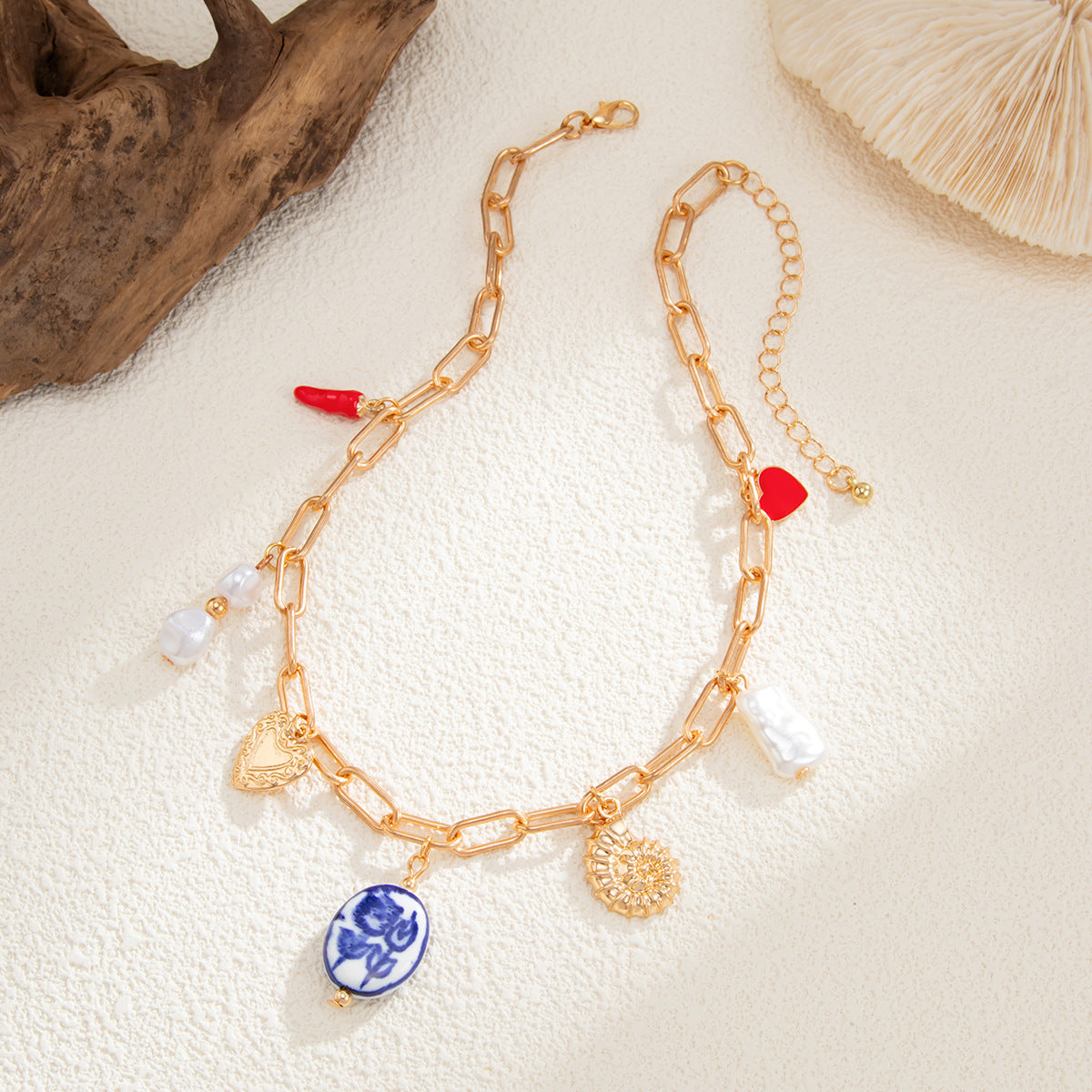 Sweet Minimalist Heart Pearl Ceramic Pendant Plated Alloy Necklace for Women