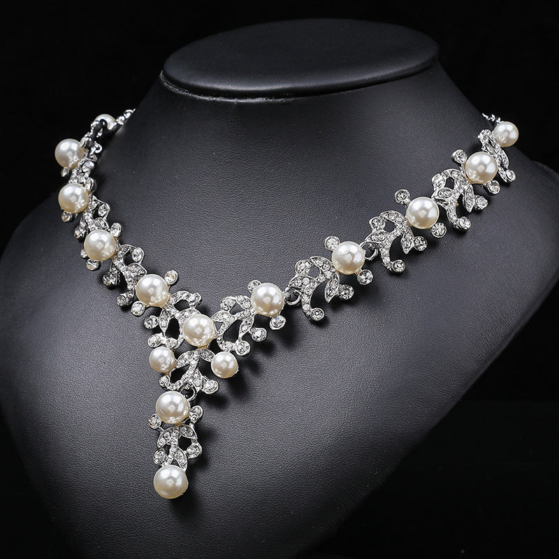 Minimalist Floral Leaf Pendant Necklace Set with Electroplated Alloy O-Chain and Matching Earrings for Women