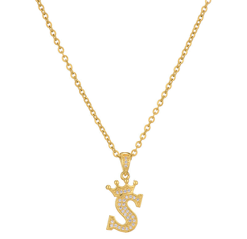 Collana da donna in acciaio inossidabile a forma di corona, minimalista, con zirconi cubici micro-pavé e charm a lettera