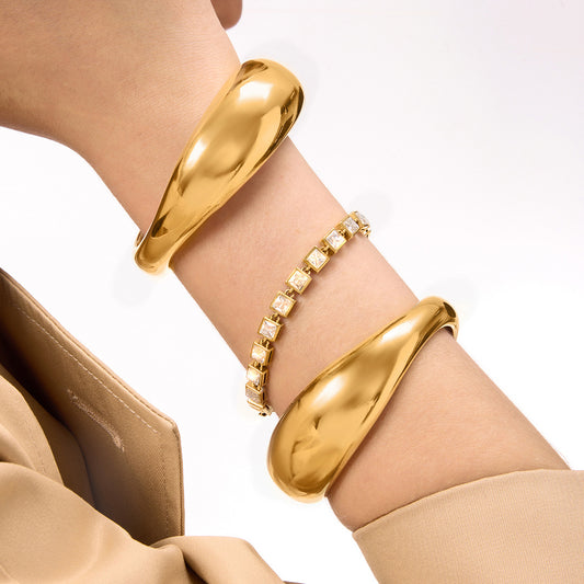 Pulsera minimalista geométrica de acero de titanio para mujer con acabado chapado, brazalete ajustable de acero inoxidable, joyería