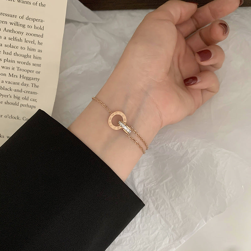 Bracciale Minimalista in Acciaio al Titanio a Forma di Cuore Placcato per Donna con Design Geometrico, Delicata Cavigliera e Stella Portafortuna