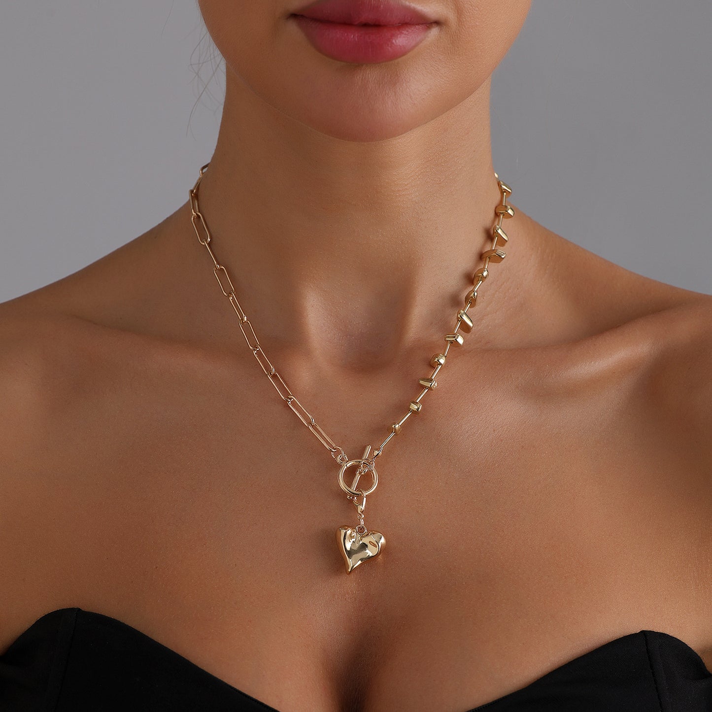 Collar vintage de aleación con forma de corazón, incrustaciones de piedra geométrica y acabado chapado para mujer