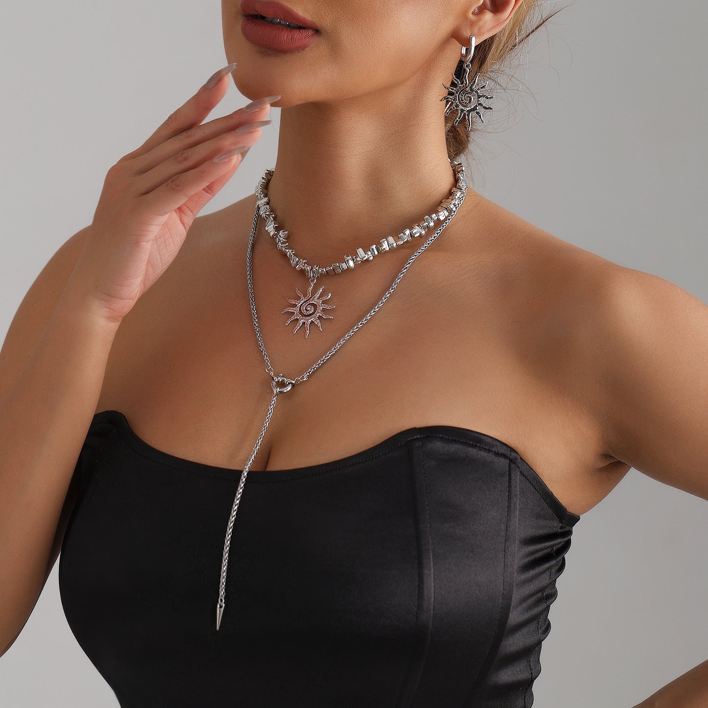 Elegant Gold Plated Alloy Heart Geometric Sunflower Pendant Necklace with Irregular Beads