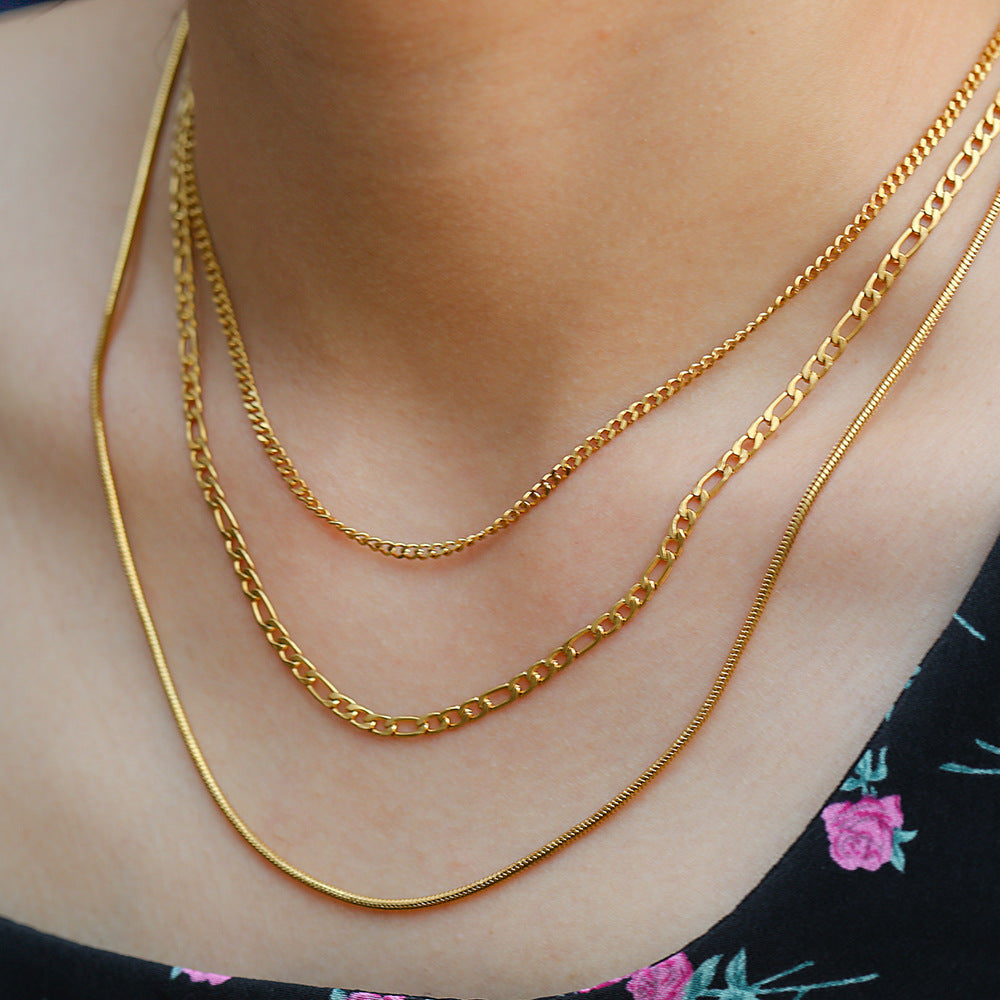 Collana da donna a triplo strato con catena snake in acciaio inossidabile geometrica e minimalista, placcata in acciaio al titanio