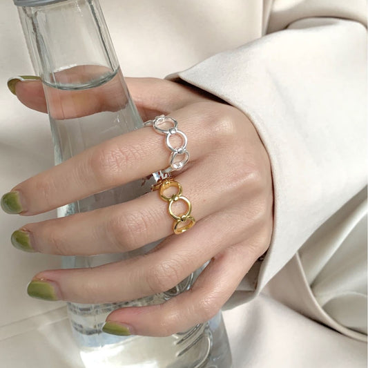 Anillo minimalista de plata de ley 925 con forma de onda para mujer, con diseño circular y acabado incrustado en plata