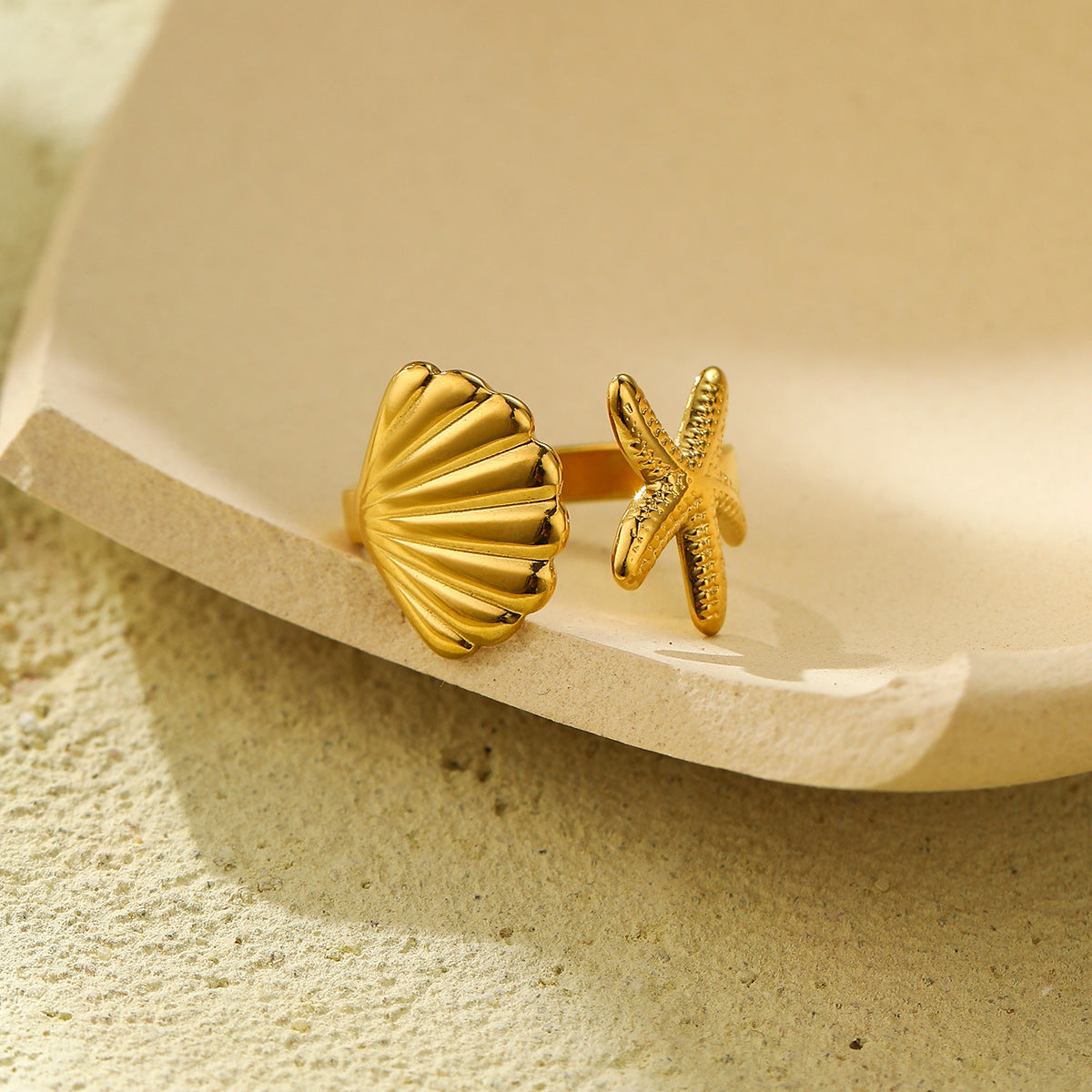 Anello regolabile da donna in acciaio inossidabile placcato, a forma di conchiglia e stella marina, stile vacanza
