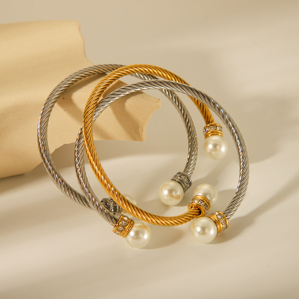 Ins Style Twisted Stainless Steel Bracelet for Women with Rhinestone Inlay and Pearl Accents Cable Chain Bangle