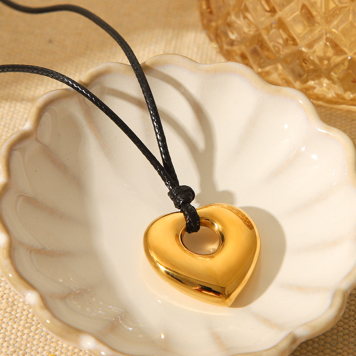 Minimalist Hollow Heart Stainless Steel Pendant Necklace for Women with Plated Finish