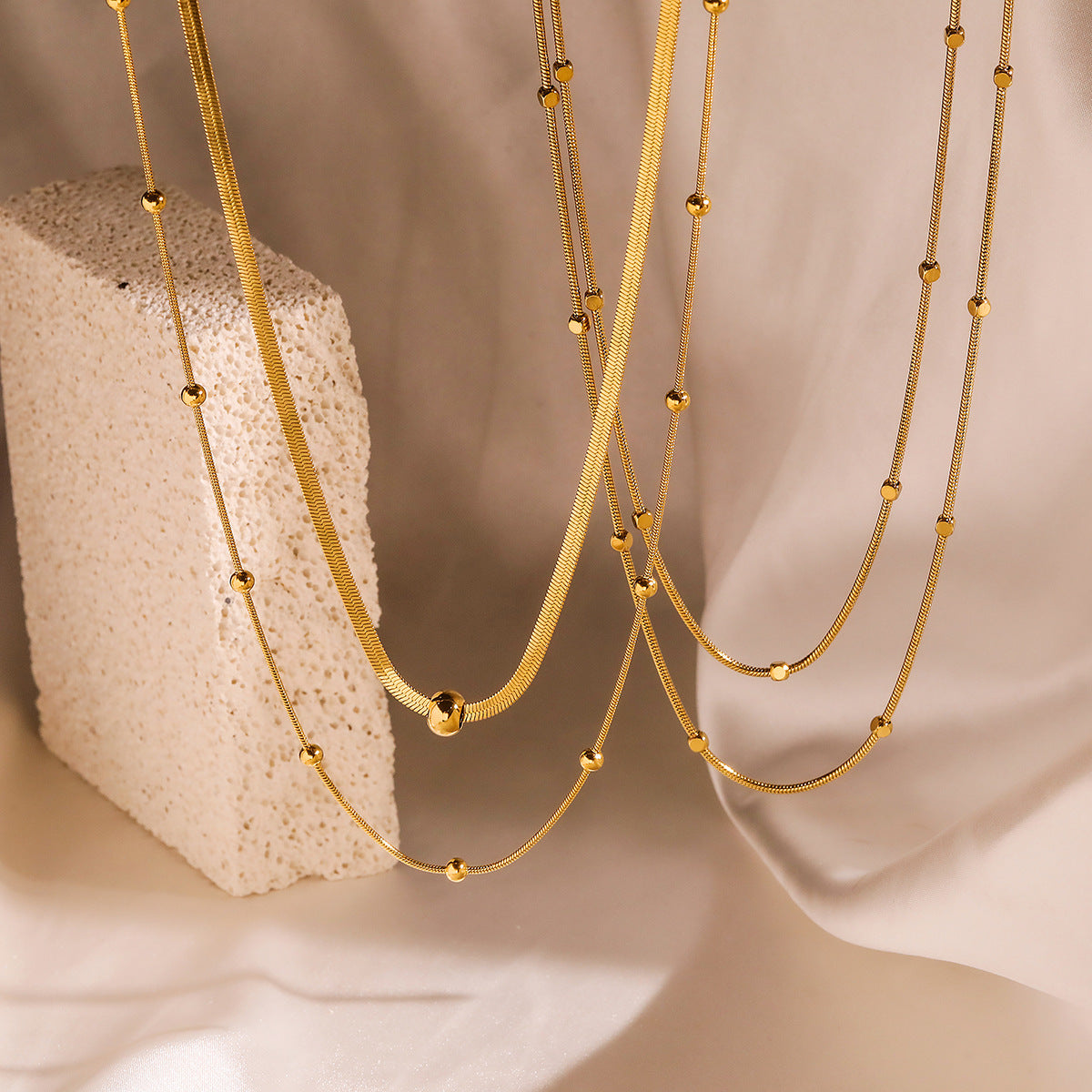 Collana Minimalista Geometrica in Acciaio Titanio da Donna con Design a Forma Irregolare, Catena a Doppia Strato per Clavicola