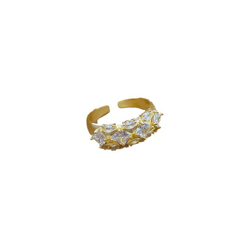 Anello da Matrimonio da Donna Regolabile Minimalista Quadrato in Zirconia con Fascia in Ottone Placcato Oro e Design a Corona