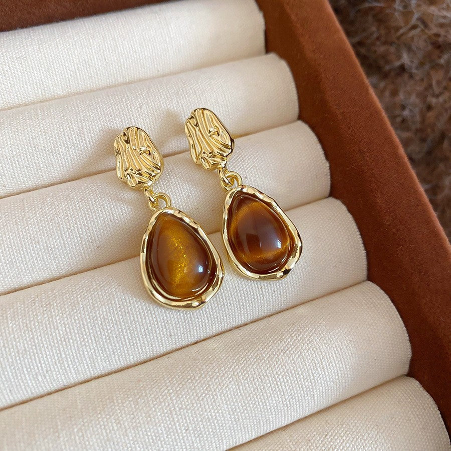 Pendientes de tuerca ovalados de ojo de tigre estilo Maillard vintage con postes de plata 925 bañados en oro de 18 quilates