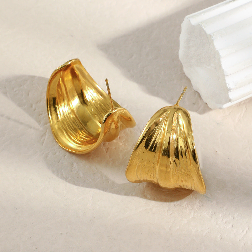 Orecchini minimalisti di lusso in acciaio inossidabile geometrici con placcatura in oro 18K e design testurizzato a C larga per donna
