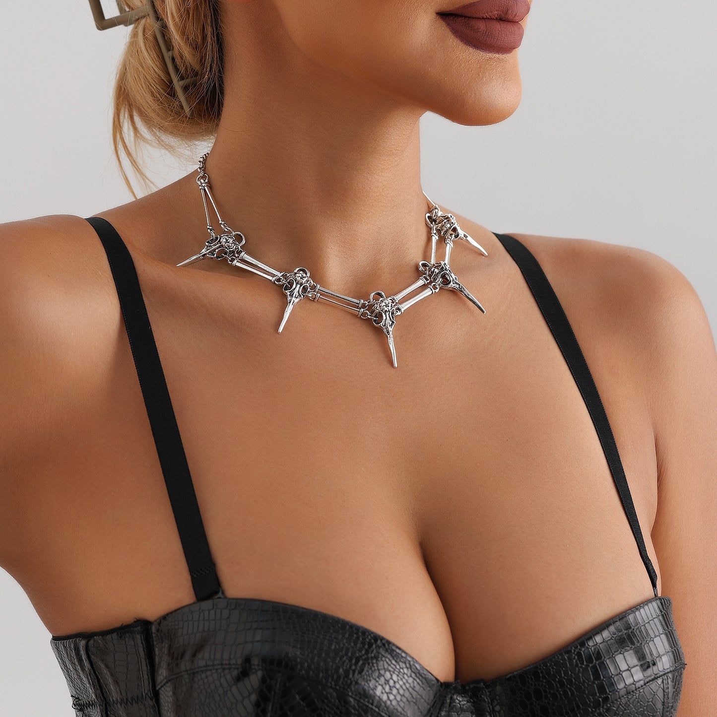 Gothic Vintage Bird Skull Pendant Necklace in Alloy with Plated Finish for Women