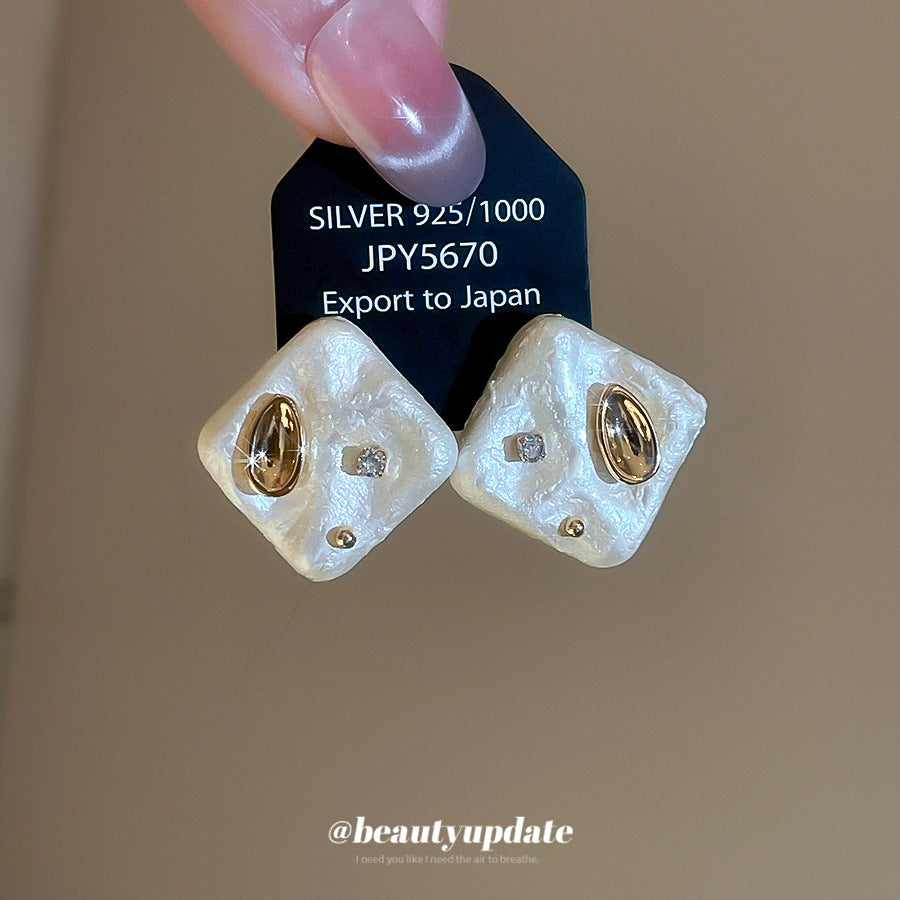 Orecchini Minimalisti Moderni a Rombi con Perla e Intarsio di Diamanti su Perni in Acciaio Inossidabile per Donna