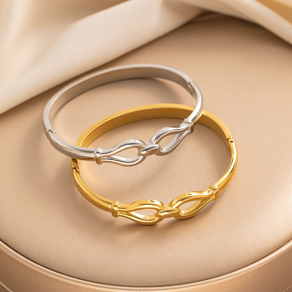 Minimalist Titanium Steel Bracelet with Vacuum Plating and Polished Finish Geometric Oval Design