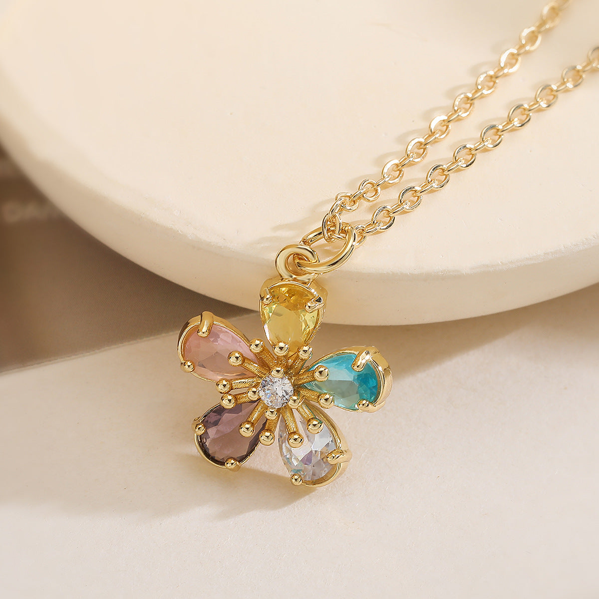 Minimalist Gold Plated Brass Heart Flower Cubic Zirconia Pendant Necklace for Women