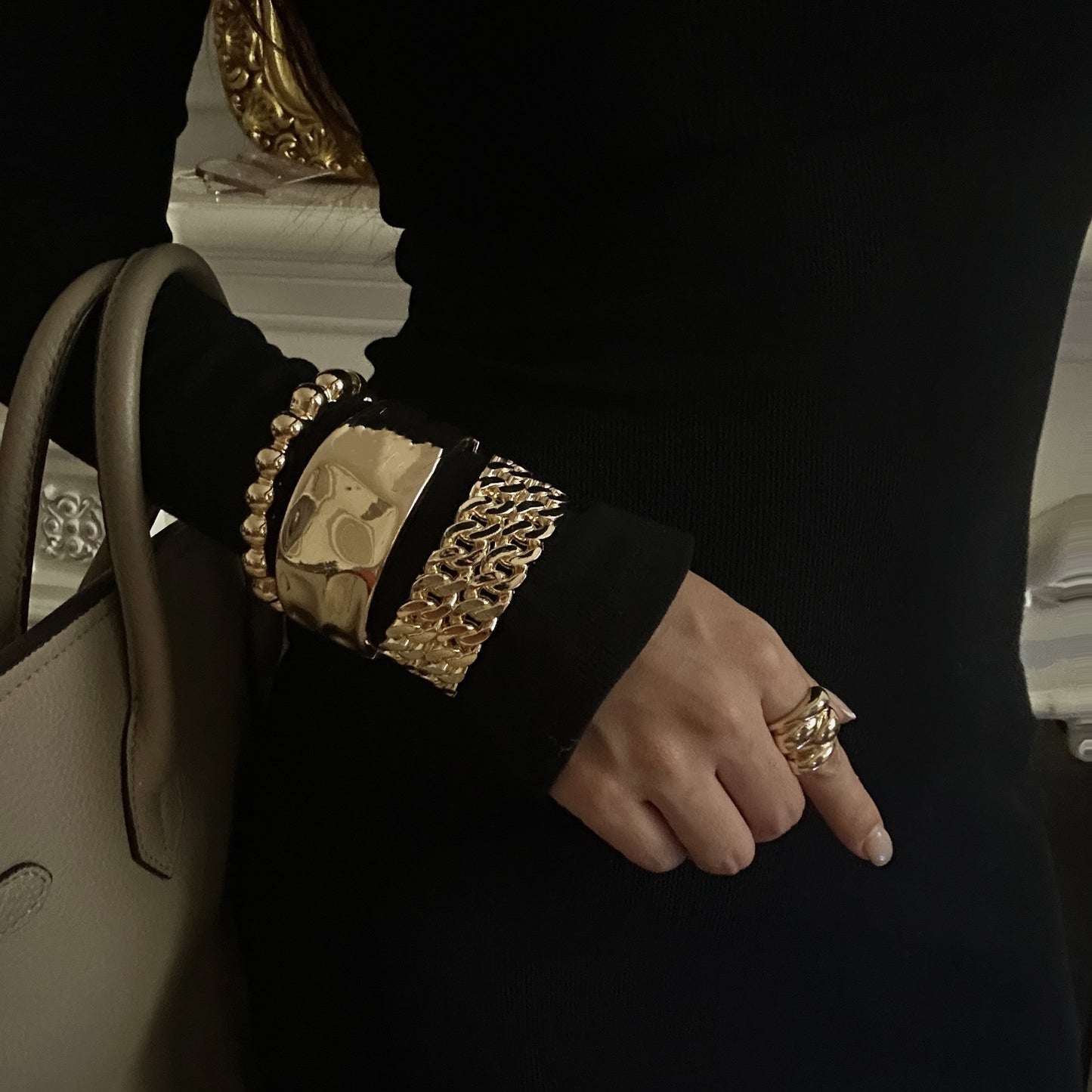 Bracciale rigido aperto in lega geometrica placcata alla moda