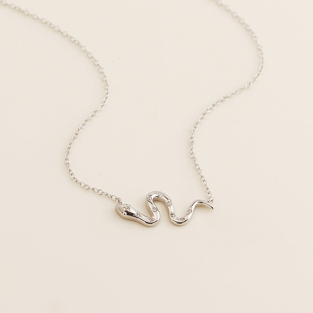 Collar de lujo con dije de diamante chapado en forma de serpiente de plata de ley 925 con cadena de eslabones para mujer