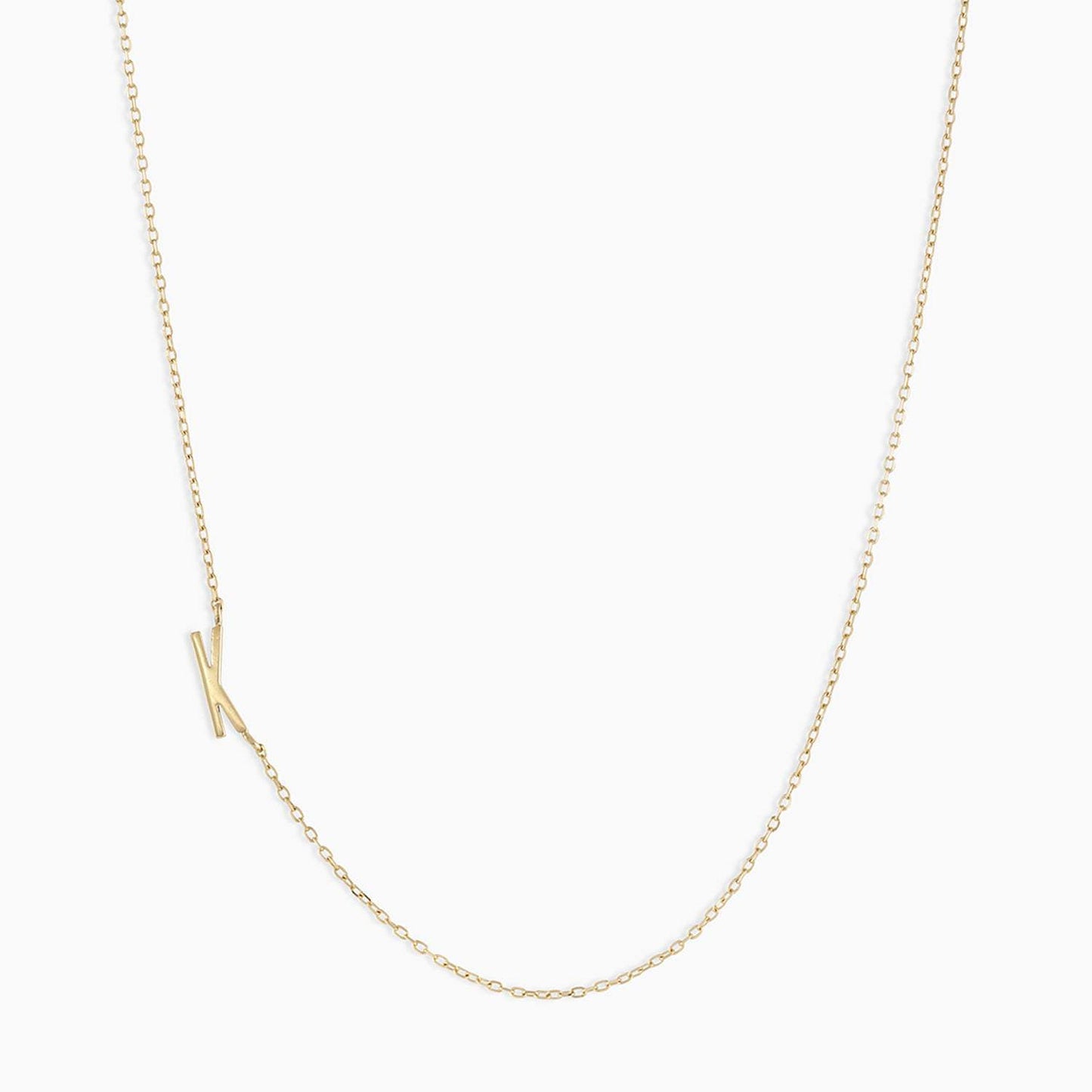 Collana con ciondolo a lettera maiuscola minimalista in acciaio inossidabile da donna con catena a maglie e finitura placcata