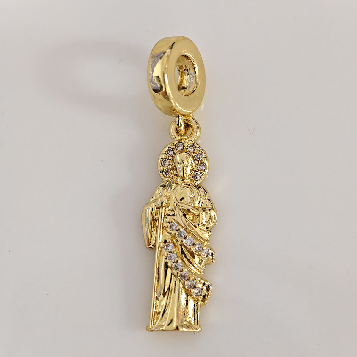 Ciondolo a Lettera Minimalista in Ottone Placcato Oro 18K con Barretta Charm con Zirconia Cubica Incastonata